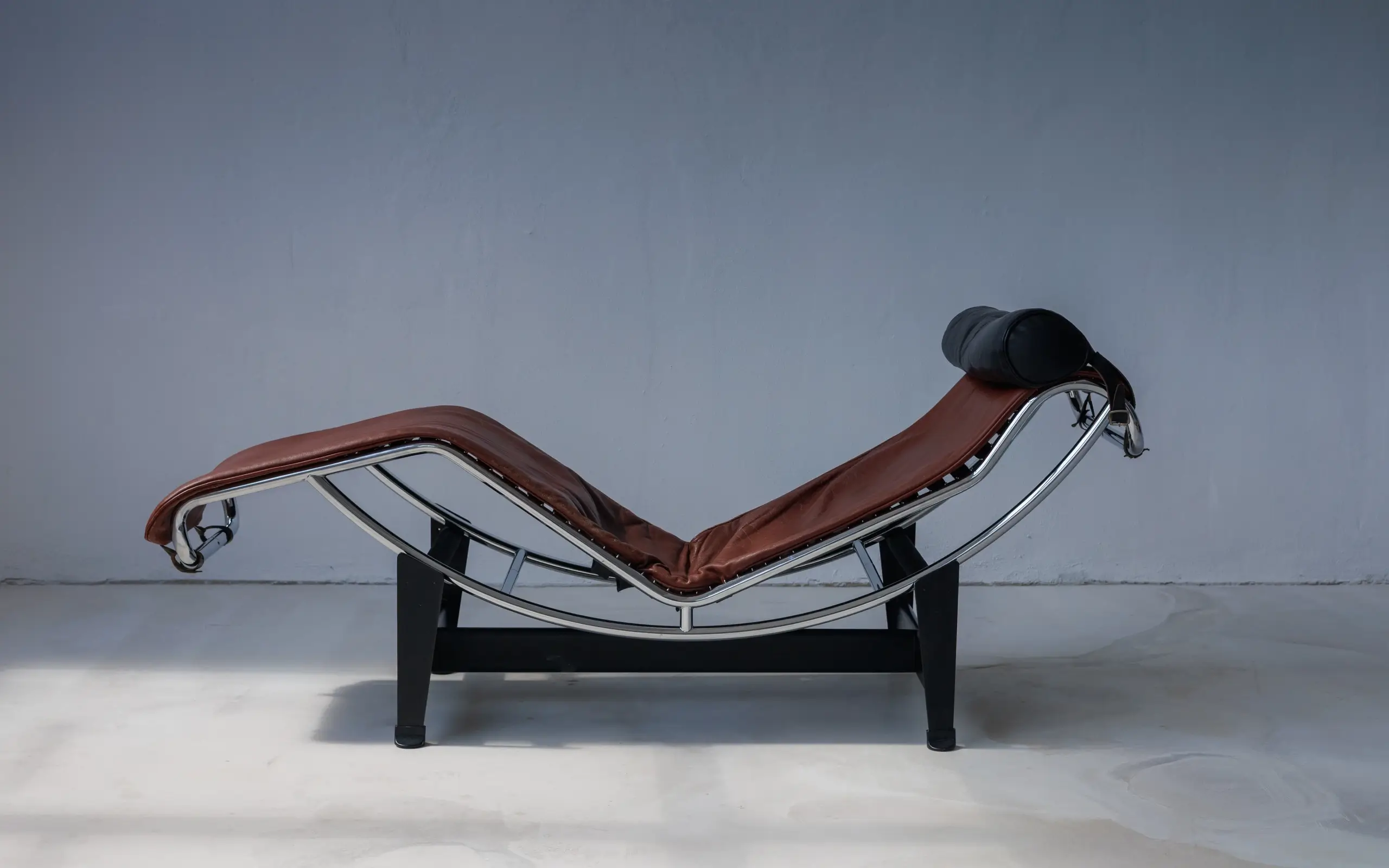 LC4 Chaise Longue by Charlotte Perriand